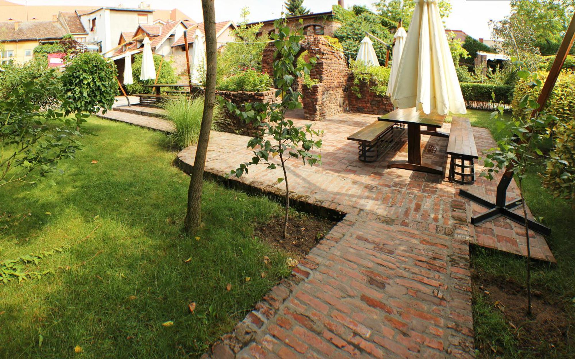 Hotel Poesis Satu Mare Exterior foto